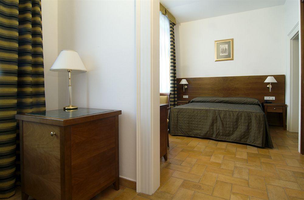 Hotel Galileo Прага Стая снимка