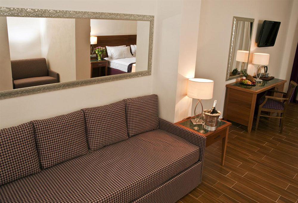 Hotel Galileo Прага Стая снимка