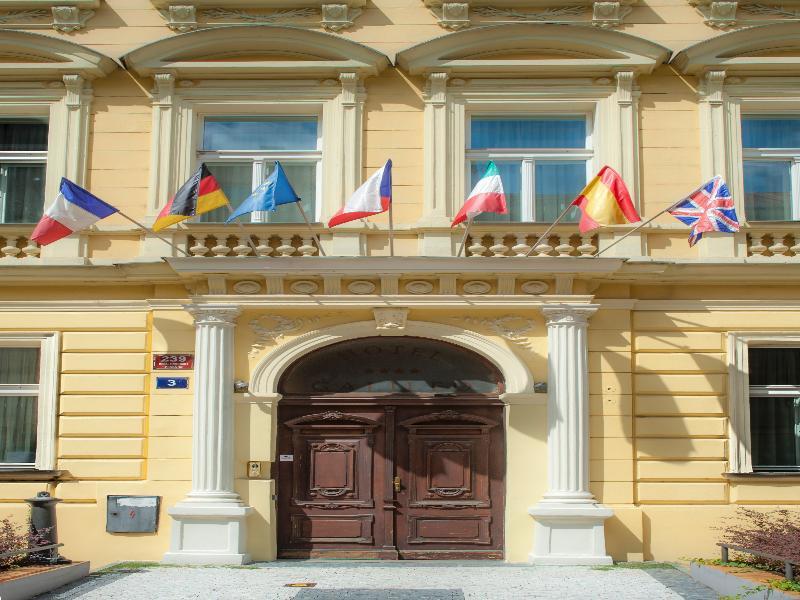 Hotel Galileo Прага Екстериор снимка