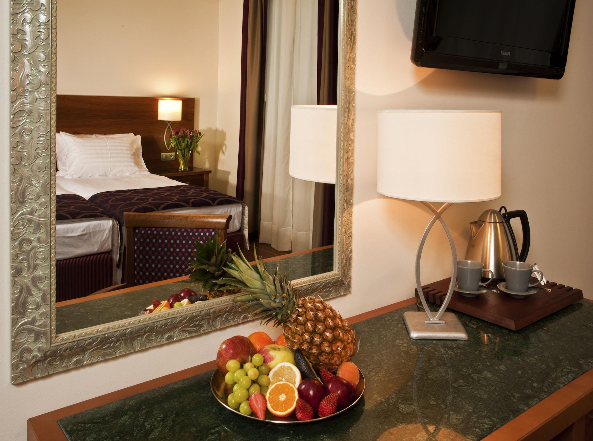 Hotel Galileo Прага Стая снимка