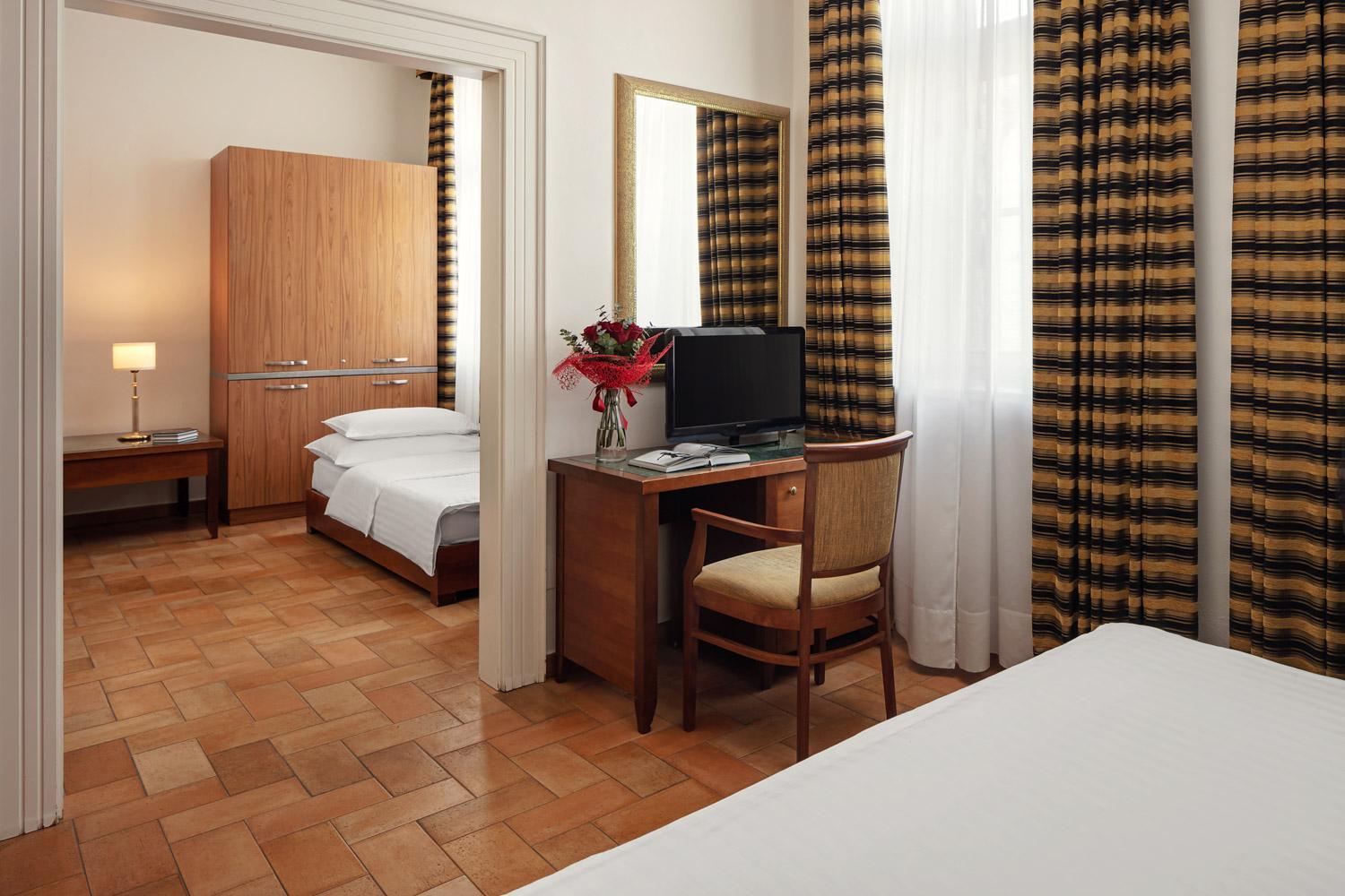 Hotel Galileo Прага Екстериор снимка