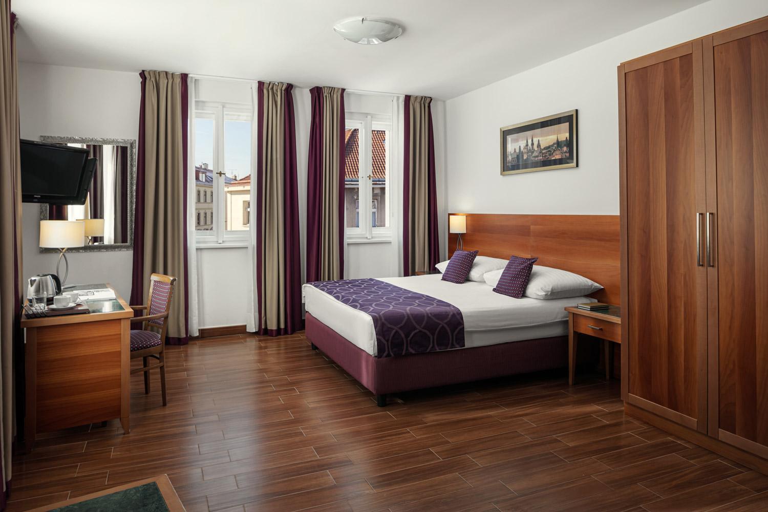 Hotel Galileo Прага Екстериор снимка