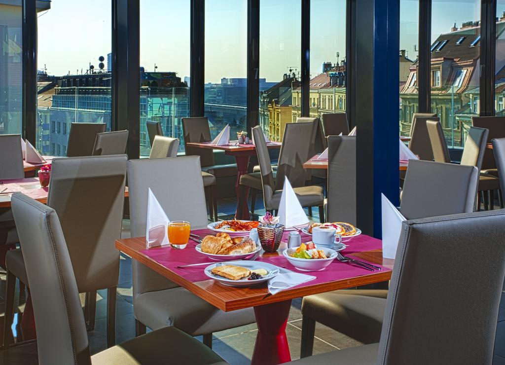 Hotel Galileo Прага Екстериор снимка