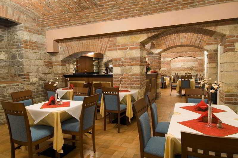 Hotel Galileo Прага Ресторант снимка
