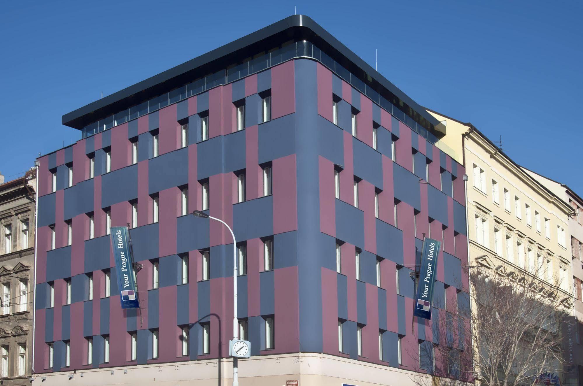 Hotel Galileo Прага Екстериор снимка